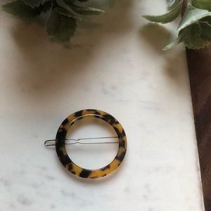 Accessories - Circle Tortoise Resin Hair Clip Accessories - Circle Tortoise Resin Hair Clip
